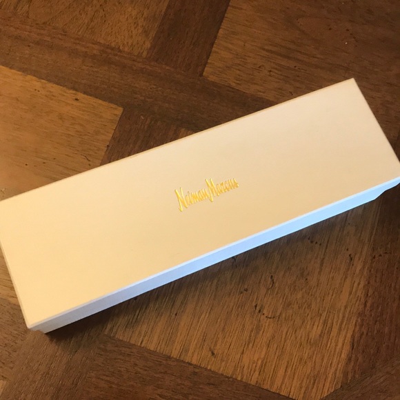 Neiman Marcus Box - Picture 2 of 4